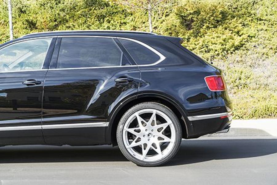 Детали экстерьера Bentley Bentayga on Forgiato Wheels (TURNI-ECL) 2016 года  (фото 4 из 8)